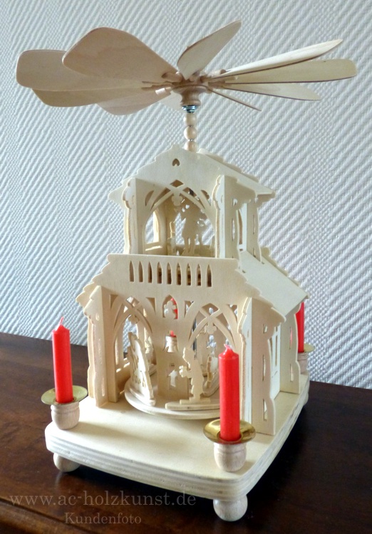 Laubsaegevorlage-Pyramide-Kapelle